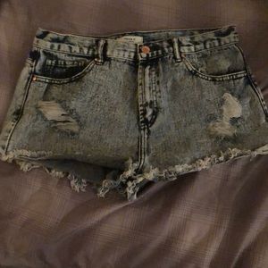 Acid-washed Frayed Denim Shorts